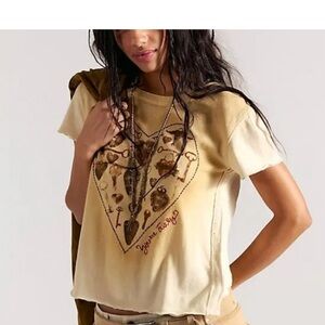 We The Free Cream Graphic Heart Short Sleeve Tee